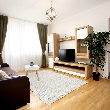Rox Central Apartments 3 Timisoara Ngoại thất bức ảnh