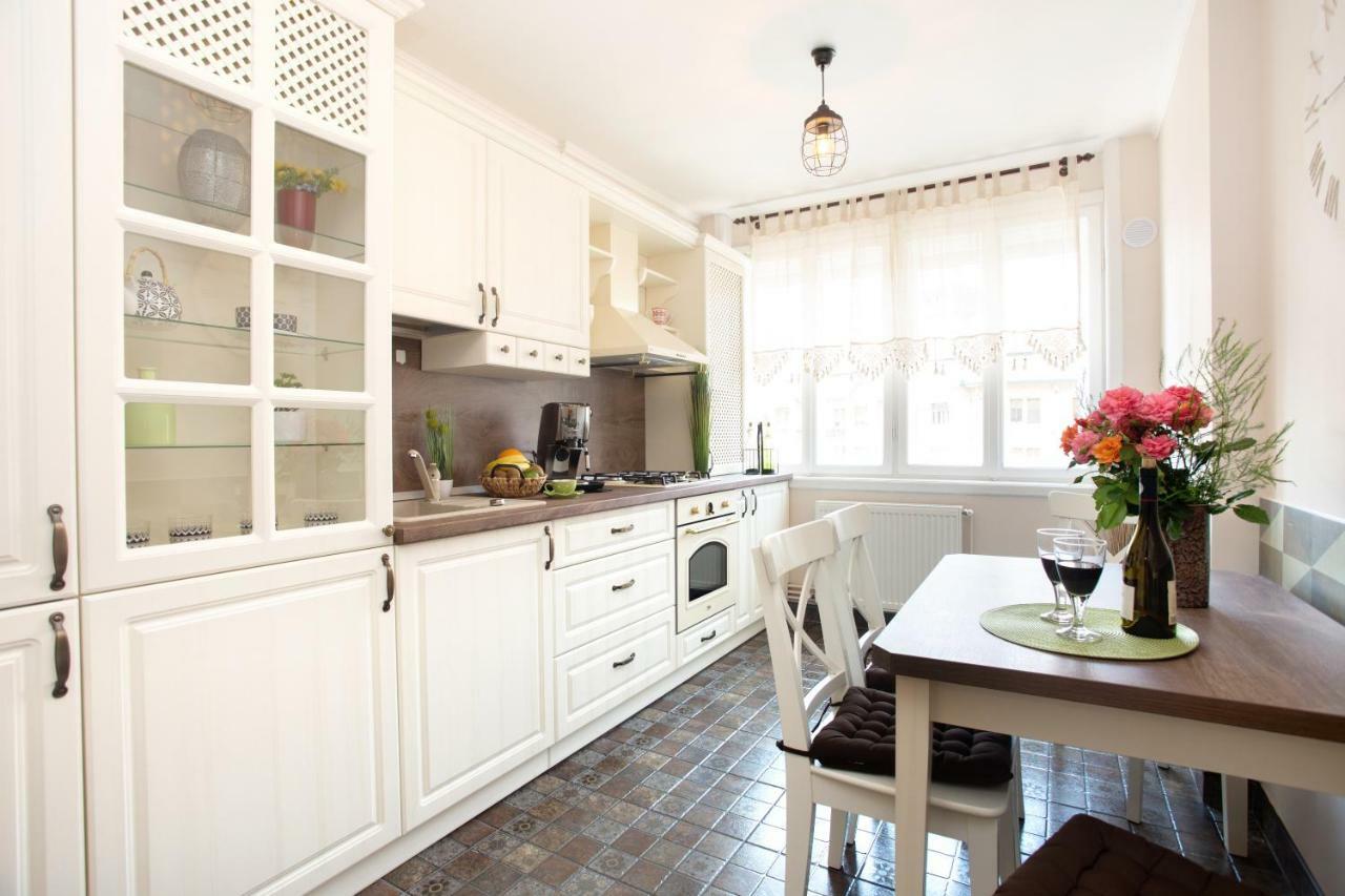 Rox Central Apartments 3 Timisoara Ngoại thất bức ảnh