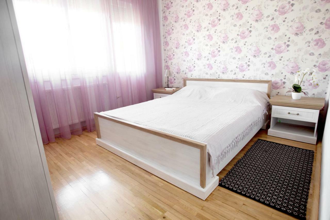 Rox Central Apartments 3 Timisoara Ngoại thất bức ảnh